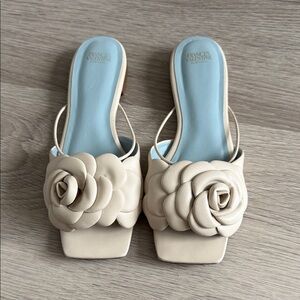 Frances Valentine Gardenia Sandal Oyster